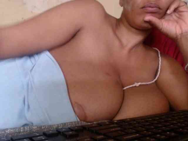 diamondboobs44dddx webcam