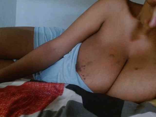 diamondboobs44dddx webcam