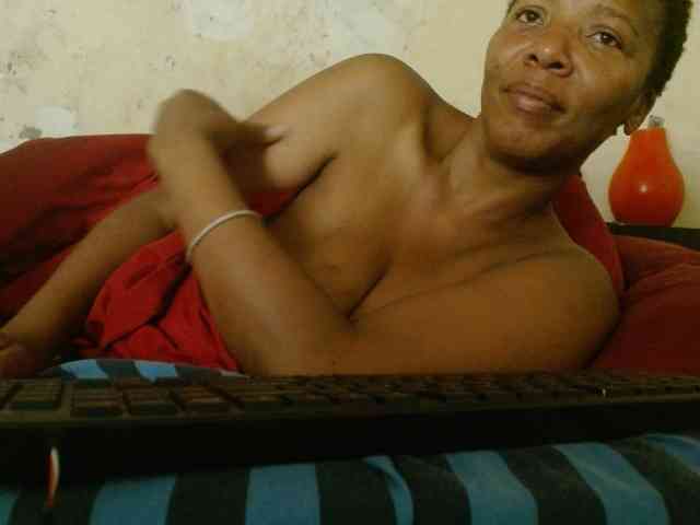 diamondboobs44dddx webcam