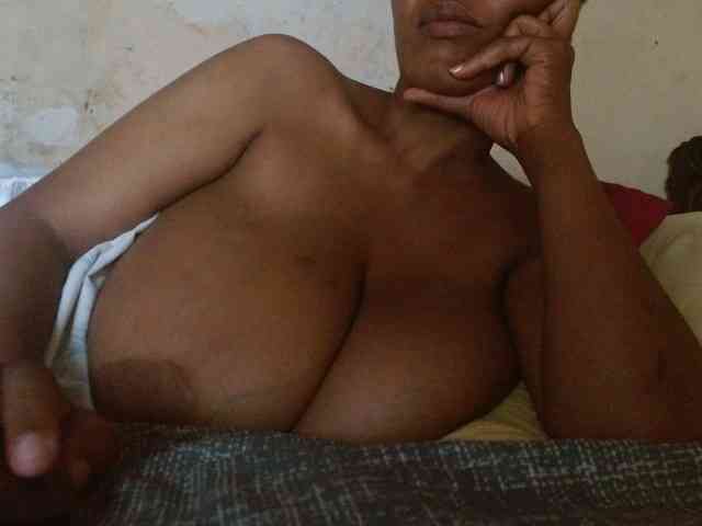 diamondboobs44dddx webcam