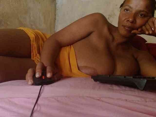 diamondboobs44dddx webcam