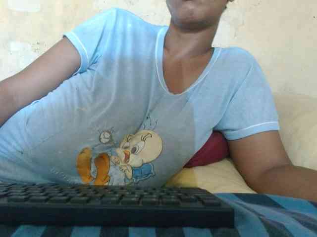 diamondboobs44dddx webcam