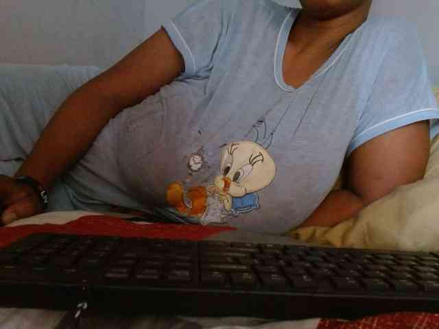 diamondboobs44dddx webcam