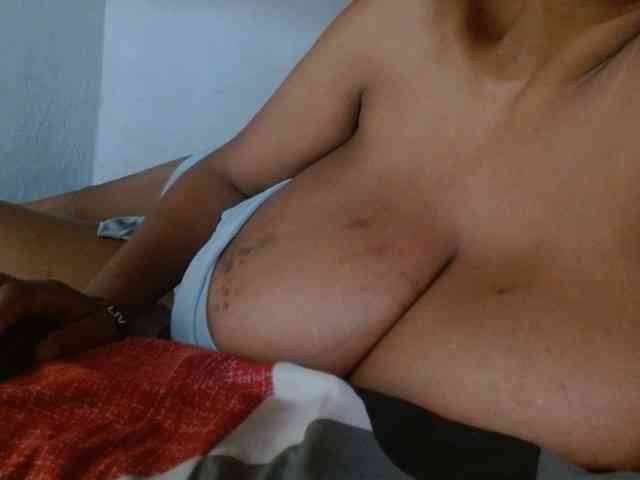 diamondboobs44dddx webcam