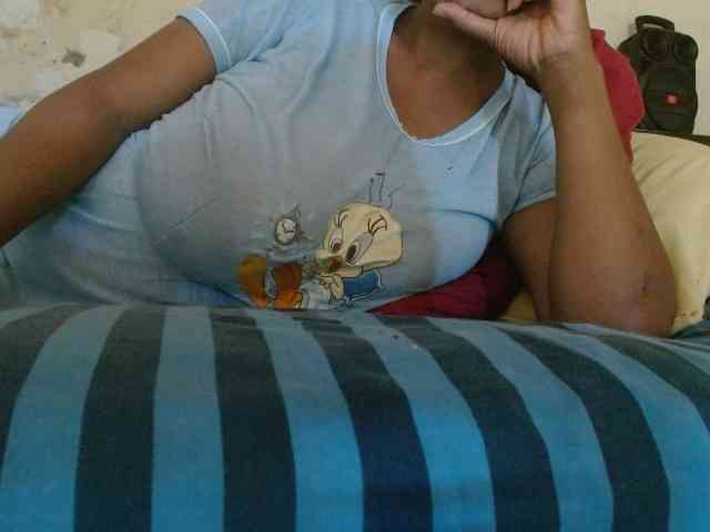 diamondboobs44dddx webcam