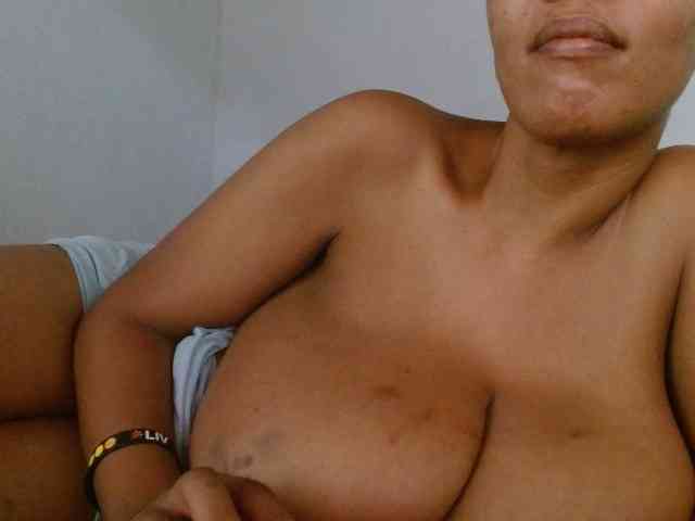 diamondboobs44dddx webcam