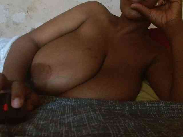 diamondboobs44dddx webcam