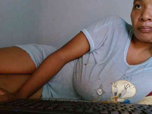 diamondboobs44dddx webcam