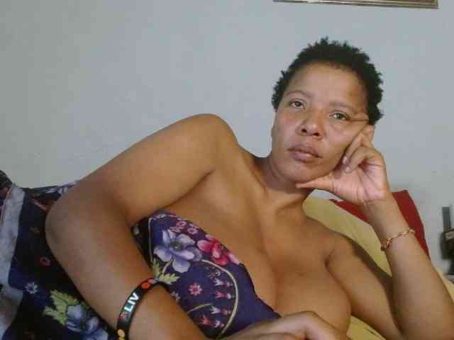 diamondboobs44dddx webcam