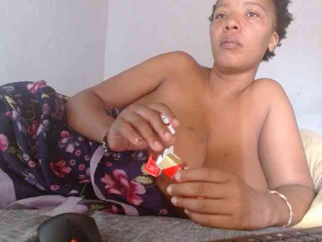 diamondboobs44dddx webcam