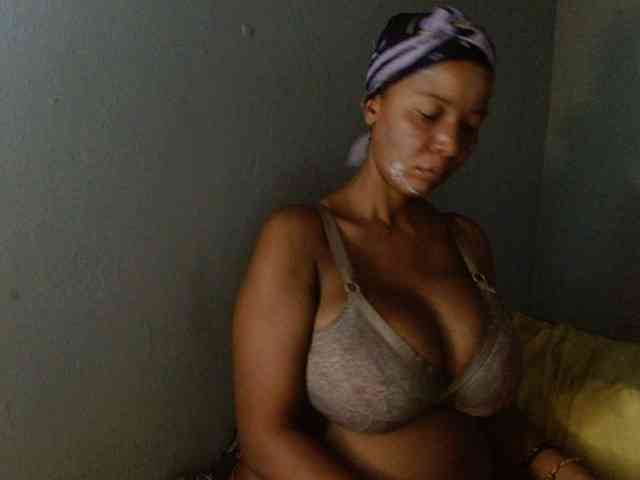 diamondboobs44dddx webcam