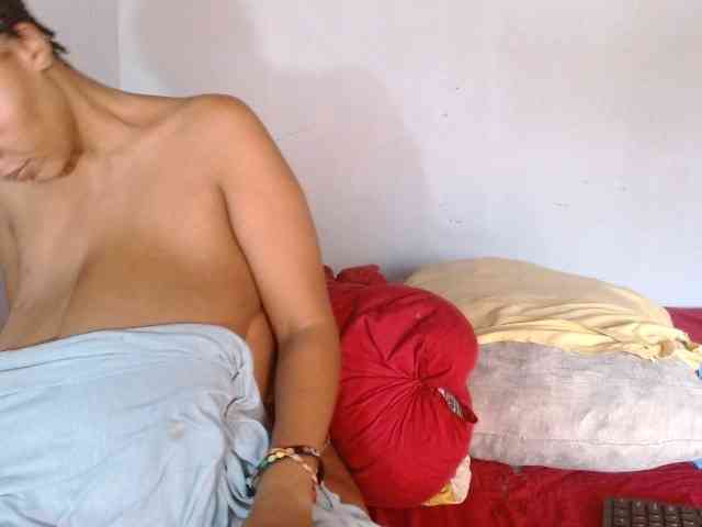 diamondboobs44dddx webcam