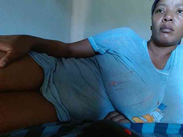 diamondboobs44dddx webcam