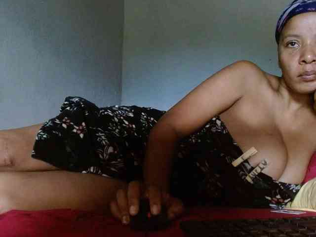 diamondboobs44dddx webcam