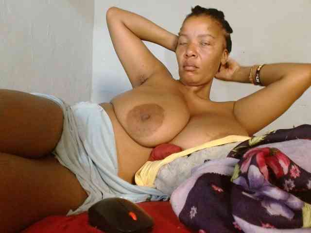 diamondboobs44dddx webcam