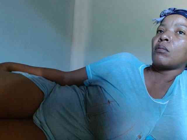 diamondboobs44dddx webcam