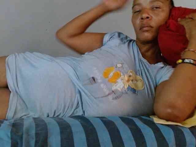 diamondboobs44dddx webcam