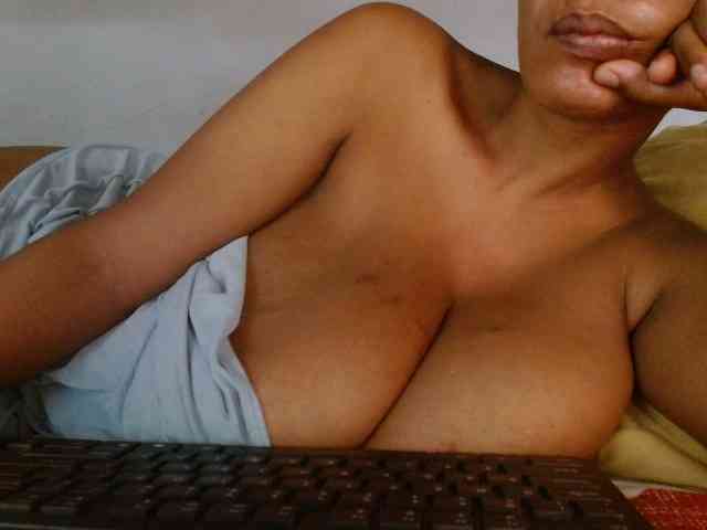 diamondboobs44dddx webcam