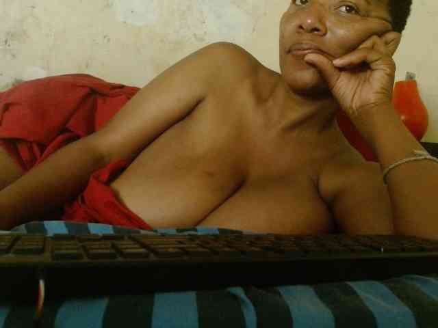 diamondboobs44dddx webcam