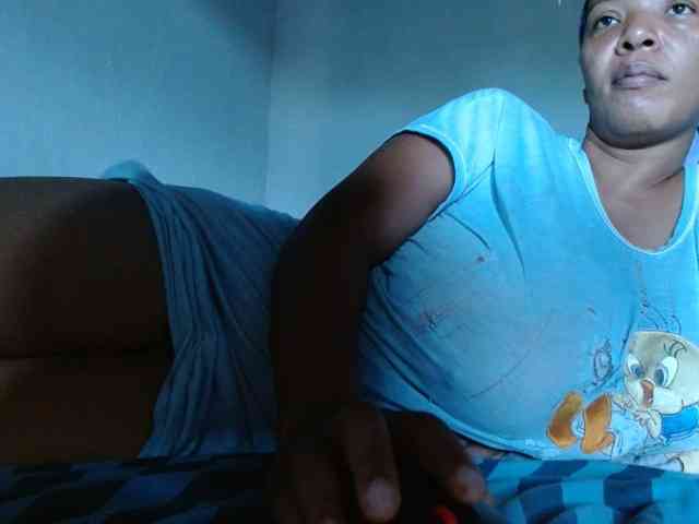 diamondboobs44dddx webcam