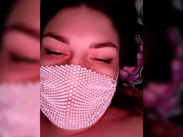 Zadira_Fox webcam