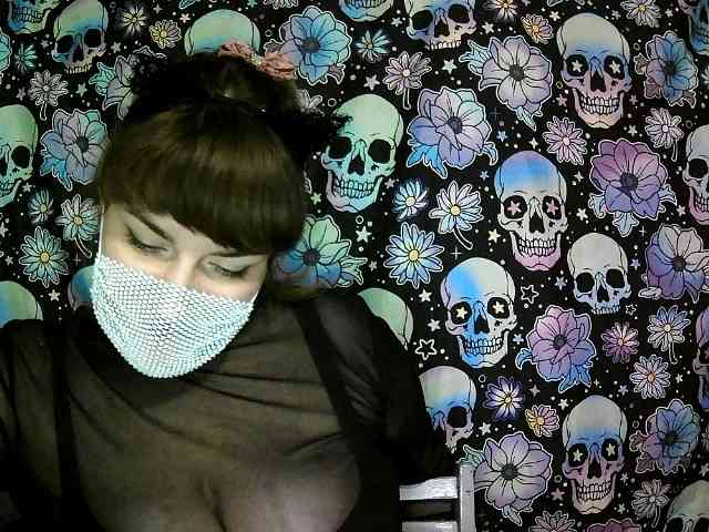 Zadira_Fox webcam
