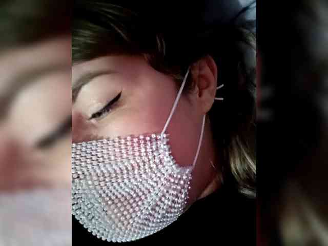 Zadira_Fox webcam
