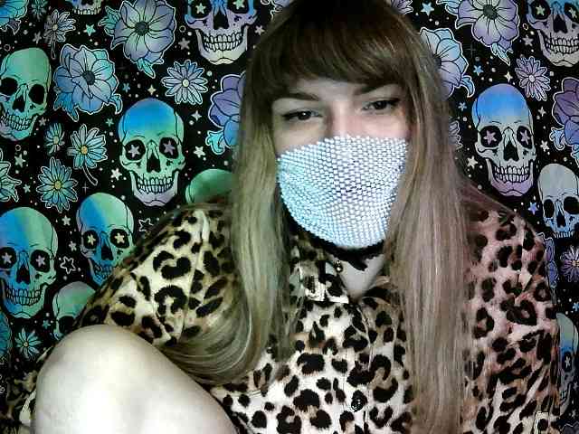 Zadira_Fox webcam