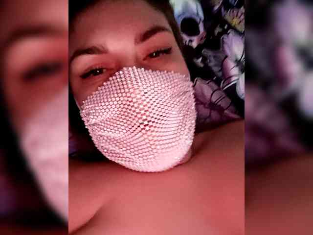 Zadira_Fox webcam