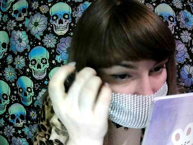 Zadira_Fox webcam