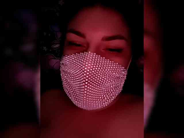 Zadira_Fox webcam