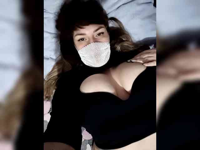 Zadira_Fox webcam