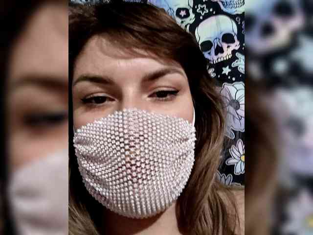 Zadira_Fox webcam