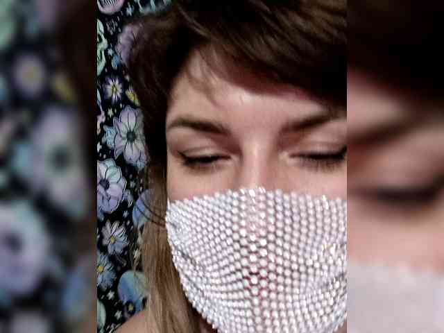 Zadira_Fox webcam