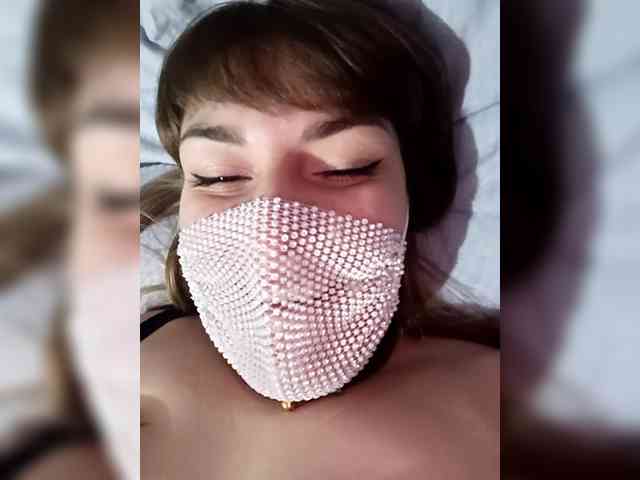 Zadira_Fox webcam