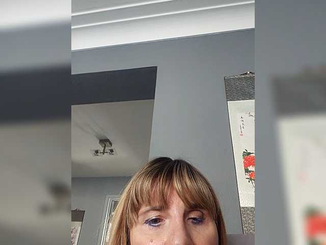 Vanessa69 – webcam model profile photo