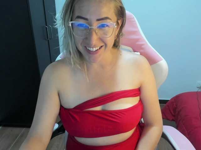 chrystal85's BongaCams show and profile