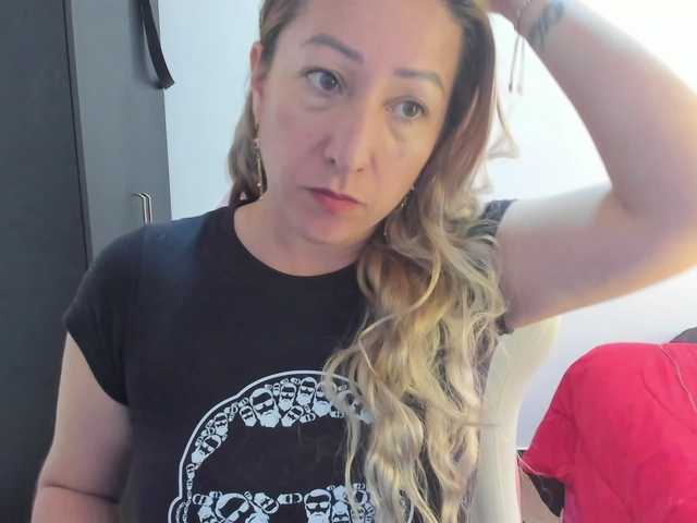 chrystal85's BongaCams show and profile