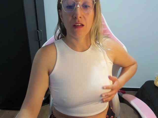 chrystal85 chrystal85