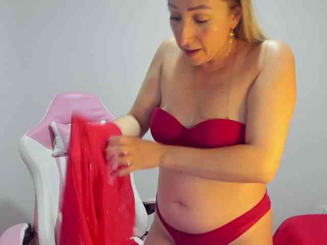 chrystal85 chrystal85