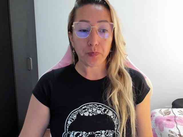 chrystal85 chrystal85