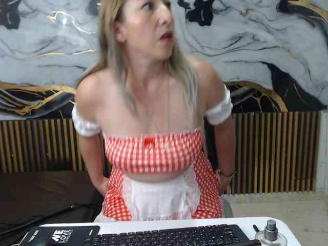 chrystal85 chrystal85