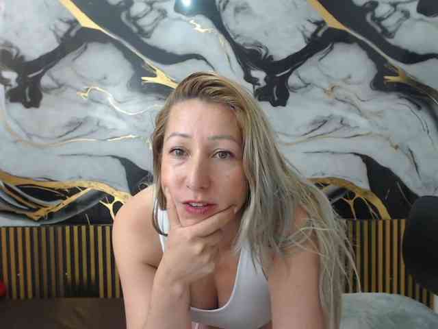 chrystal85 webcam