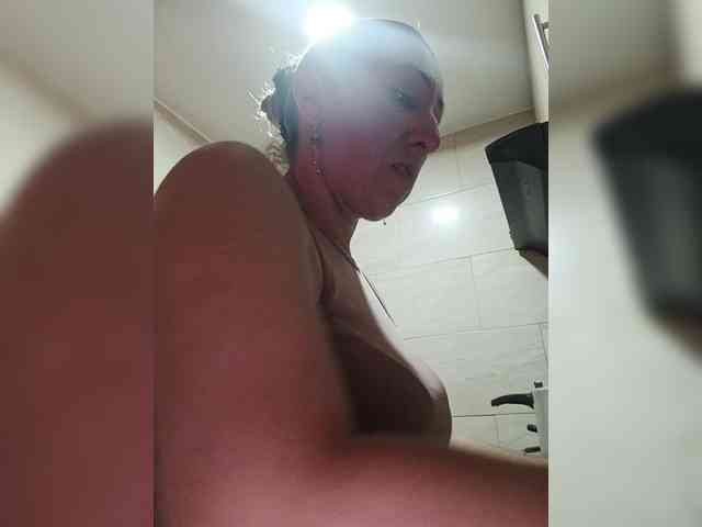 chrystal85 chrystal85