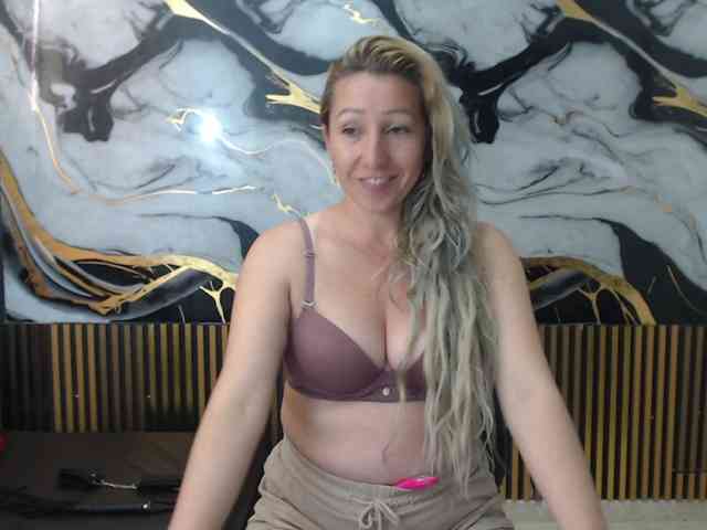 chrystal85 webcam