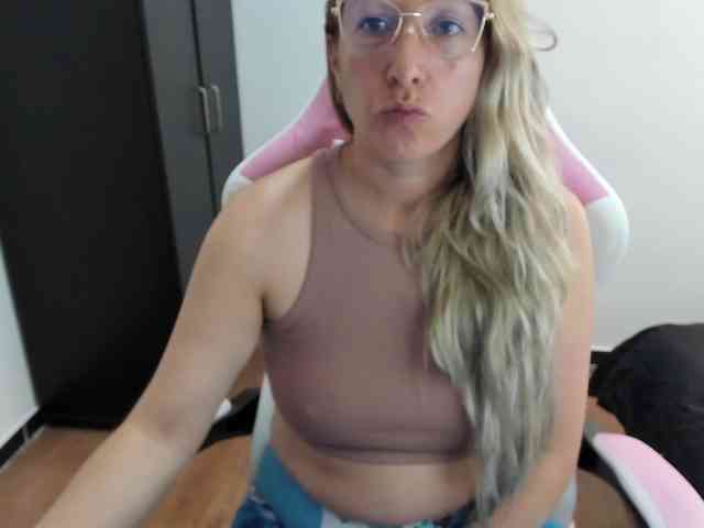 chrystal85 chrystal85