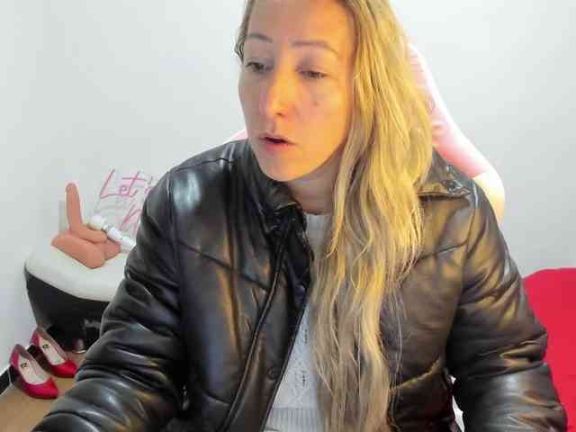 chrystal85 chrystal85