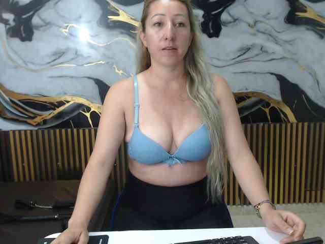 chrystal85 webcam