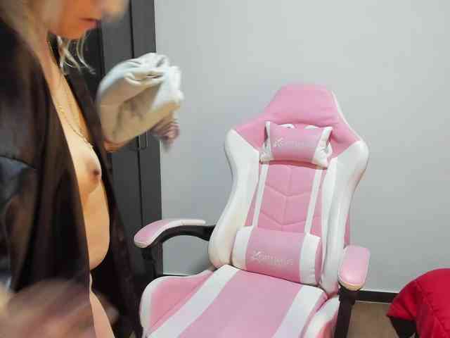 chrystal85 chrystal85