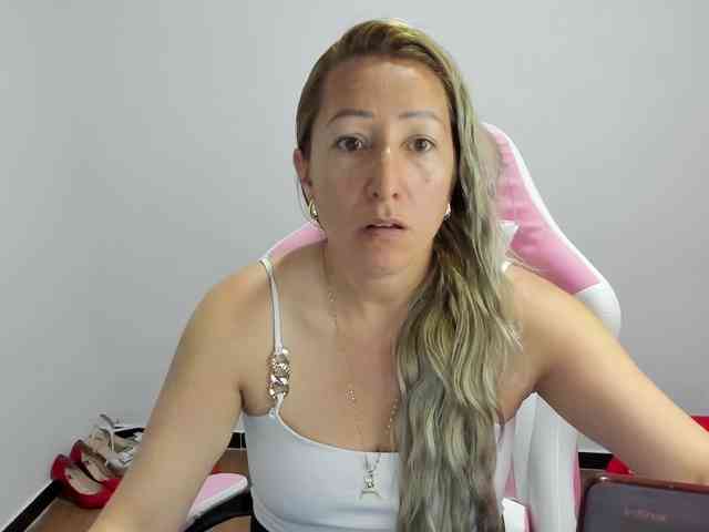 chrystal85 chrystal85